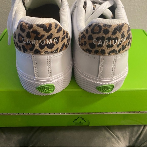 NIB Cariuma Salvas White Smooth Leather/Leopard Sneaker - Women’s 10.5/Men’s 9 - Picture 12 of 14